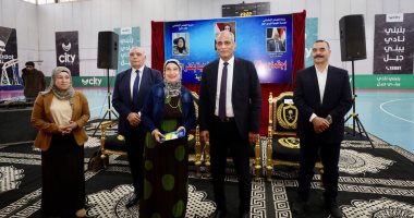 محافظ كفر الشيخ يشهد تسليم جوازات السفر لحجاج الجمعيات الأهلية