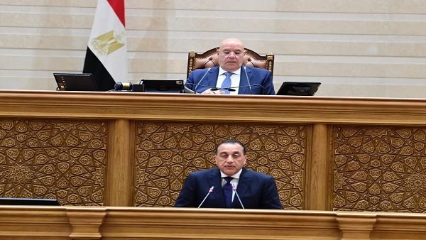 مدبولي يستعرض خطة الحكومة لمواجهة تداعيات الأزمة الاقتصادية في 10 محاور