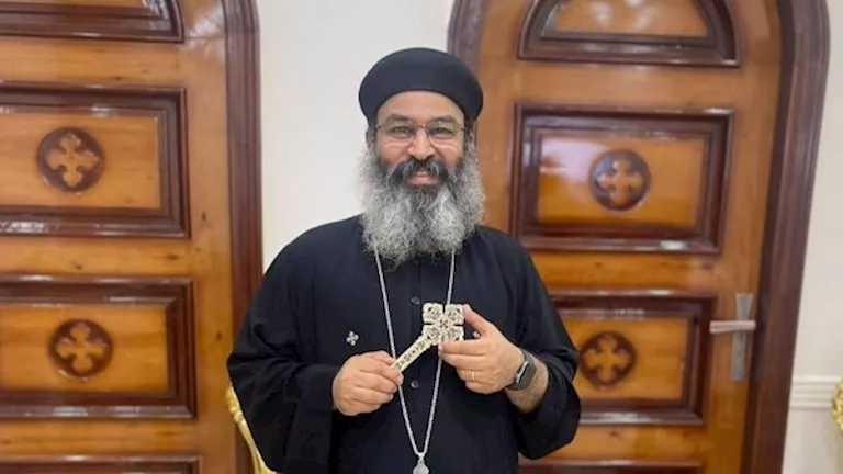 وفاة القمص تادرس عطية كنيسة مارجرجس سقوط عقار الاسكندرية
