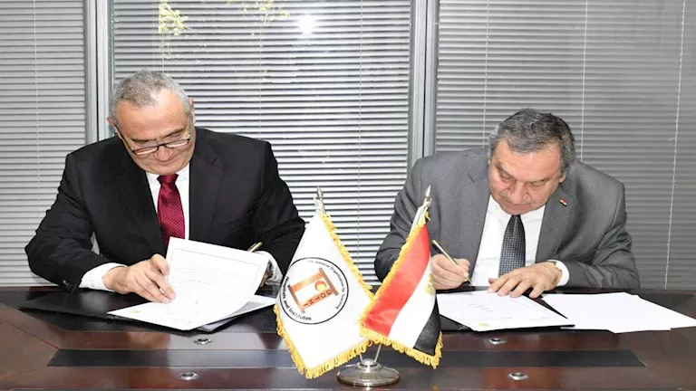 المستشفيات التعليمية توقع بروتوكول تعاون مع مؤسسة "شرف" للتنمية المستد