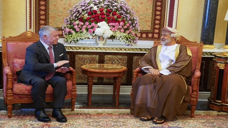 الملك وسلطان عُمان يبحثان هاتفيا المستجدات الإقليمية