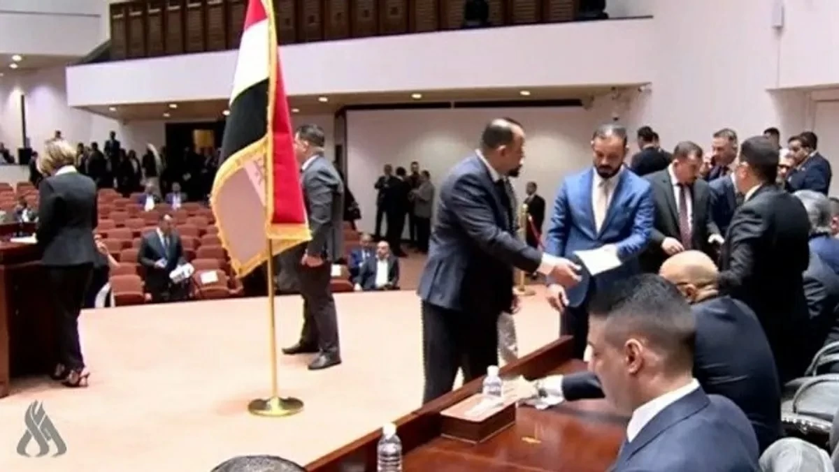 انسحاب الرئيس الحالي.. البرلمان العراقي يطلق إجراءات انتخاب رئيس جديد