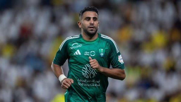 عبء ثقيل، الأهلي السعودي يفعل بند إنهاء عقد رياض محرز متخليا عن خدماته