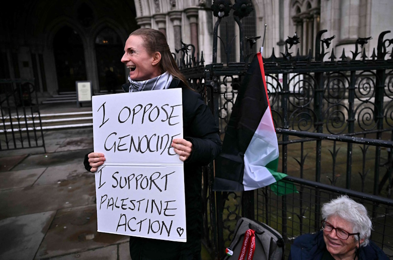 المحكمة العليا البريطانية تقضي بعدم قانونية حظر منظمة “فلسطين أكشن”