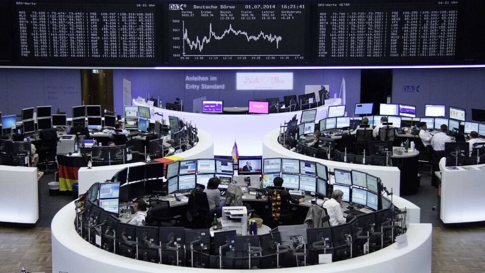 أسهم السعودية تتحدى اضطرابات الخليج وترتفع بدعم المشترين المحليين