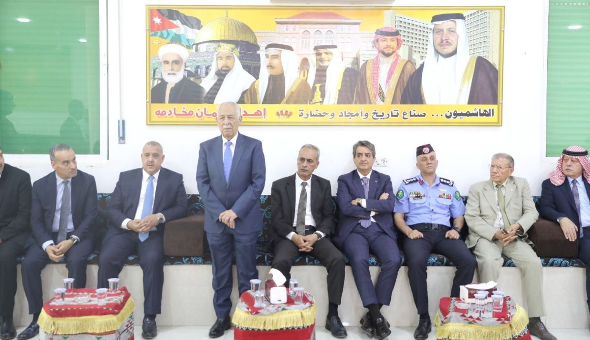 مندوبا عن الملك وولي العهد... العيسوي يعزي عشائر المخادمة وبني فواز والسلايطة والفايز والزبن