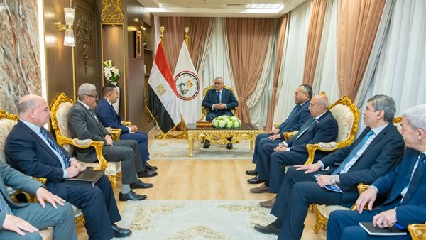 وزير الإنتاج الحربي يبحث مع "تاليس" التعاون في مجال الإلكترونيات والاتصالات العسكرية
