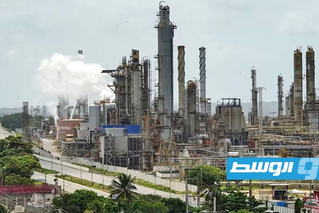 الولايات المتحدة تسمح لـ5 شركات نفطية باستئناف عملياتها في فنزويلا