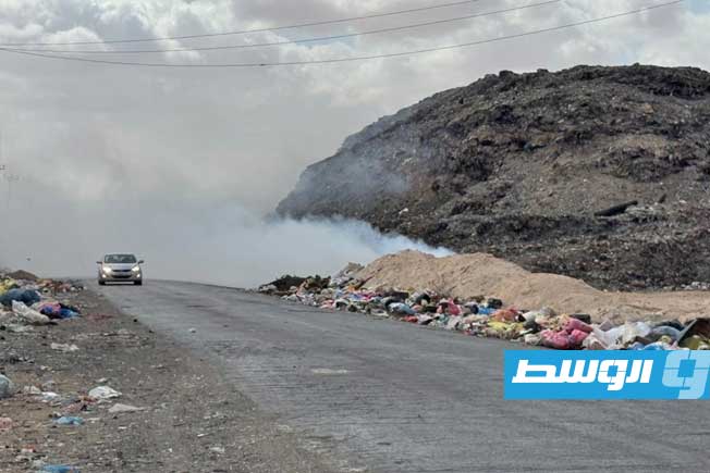 «الإصحاح البيئي» تبحث تقليل الآثار السلبية لمكب النفايات في الخمس