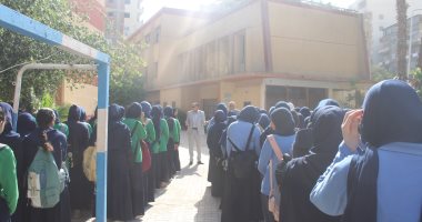 مدير تعليم الجيزة يشدد على إنهاء طلبات المواطنين وتحسين جودة الخدمة
