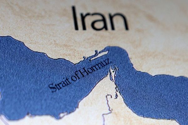 6 دول تطالب إيران بإنهاء إغلاق مضيق هرمز