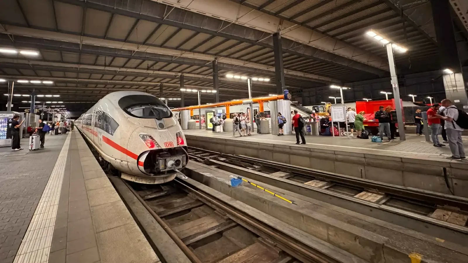 شلل يضرب قطارات ألمانيا بعد عطل في الاتصالات اللاسلكية