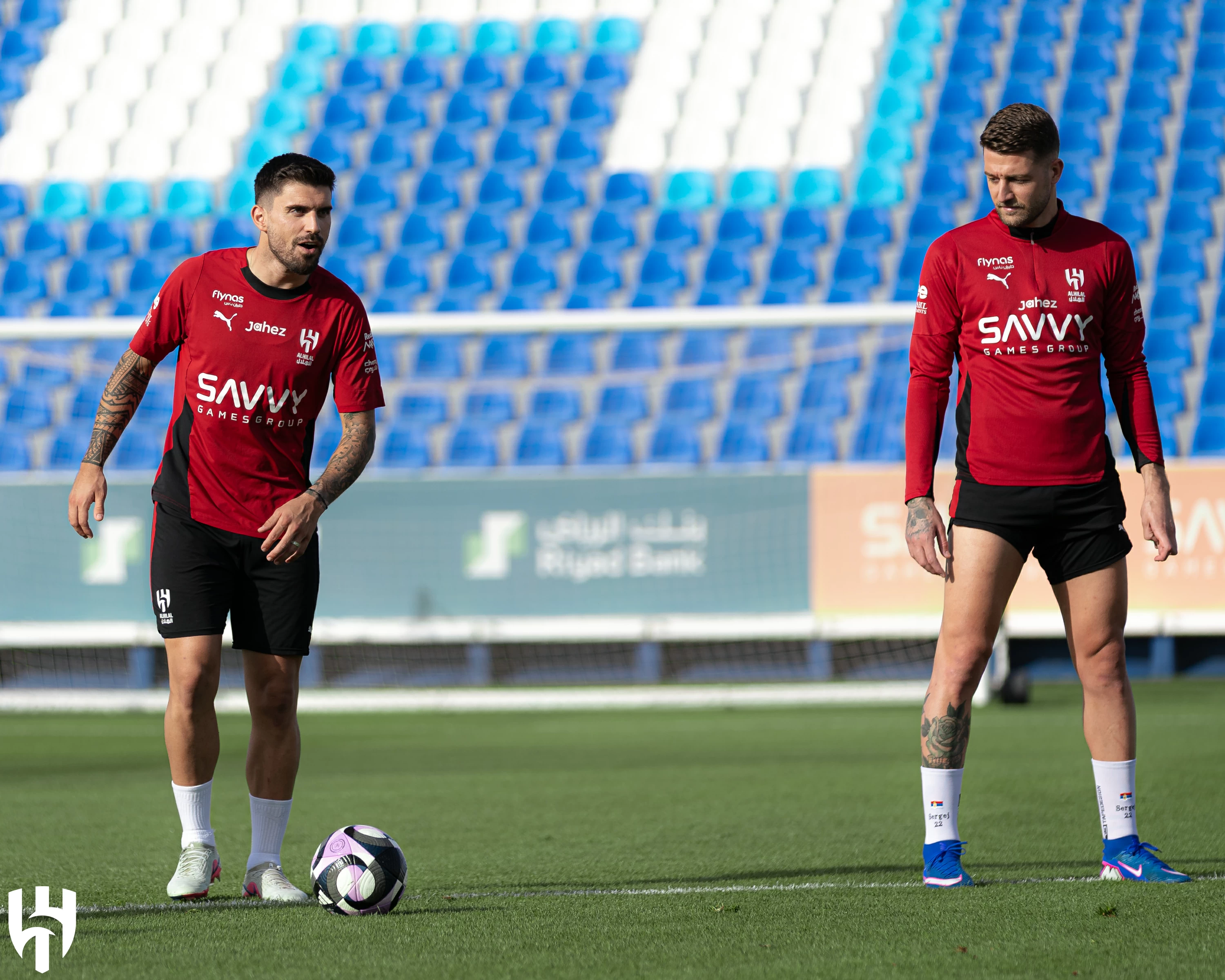 الهلال عينه على نقاط الحزم