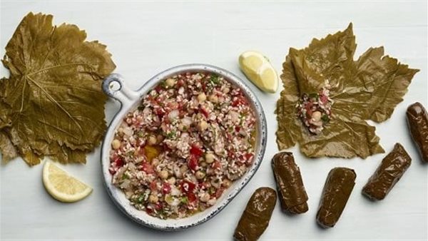 طريقة عمل محشي ورق العنب باللحمة المفرومة