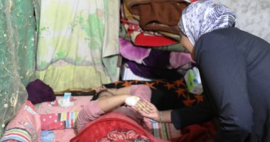 محافظة أسوان تتكفل بعلاج طفلة سقطت فى بالوعة صرف صحى
