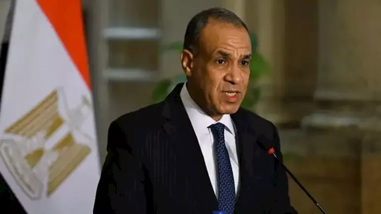 عبد العاطي ونظيره اليوناني يبحثان ملفات الهجرة والعمالة