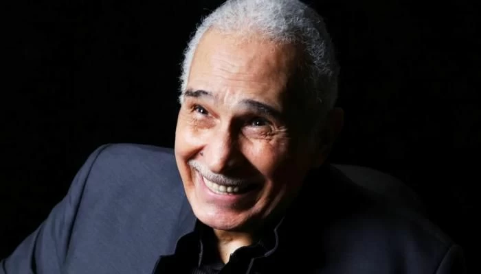 هل أوصى عبدالرحمن أبو زهرة بتشييع جنازته من المسرح القومي؟ نجله يكشف التفاصيل