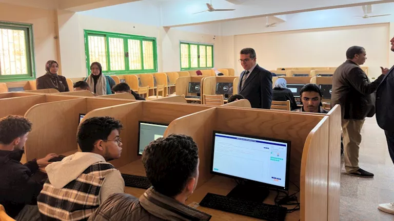 جامعة سوهاج الأهلية: انتظام امتحانات الميدترم بكلية الطب بمشاركة 529 ط