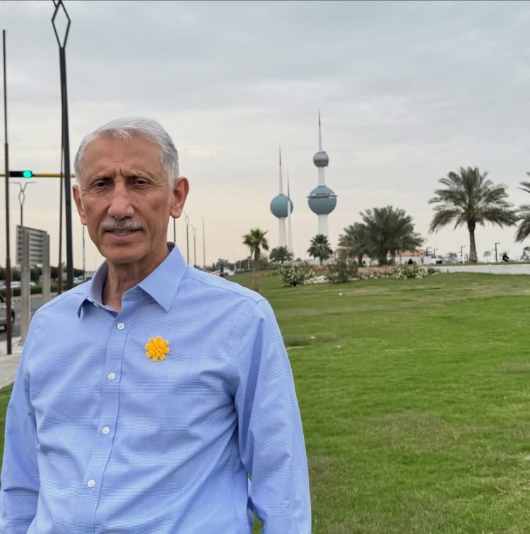 دفعة جديدة من سحب الجنسية في الكويت شملت 2193 شخصا بينهم كتاب وفنانون يتقدمهم الروائي طالب الرفاعي