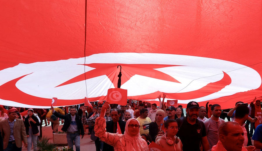 هيئة المحامين التونسيين تندد باستهداف المنظمات الحقوقية.. واتحاد الشغل يطالب ببيئة آمنة للمجتمع المدني