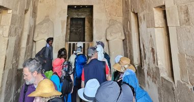 نقوش مدهشة.. معبد حتشبسوت بالأقصر سحر فرعوني يجذب السياح يوميًا (صور)