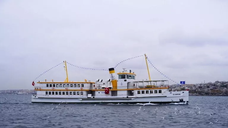 استعدادا للكوارث.. افتتاح أول فرع لـ بنك عائم في إسطنبول على متن عبار