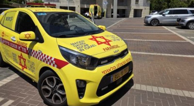 مقتل مسن طعنًا في منطقة المركز والشرطة تعتقل نجله بشبهة الضلوع بالجريمة