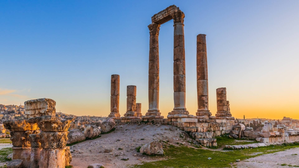 أجواء صيفية معتدلة في أغلب المناطق حتى الاثنين