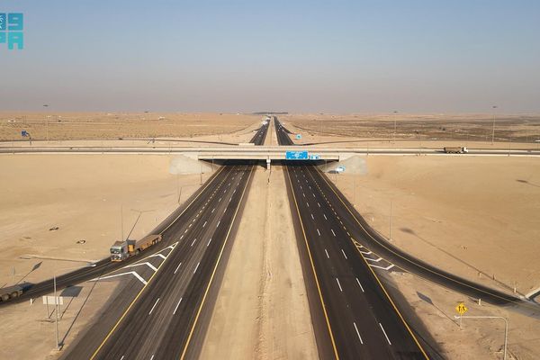 شبكة الطرق البرية تعزز الحركة اللوجستية بين المملكة ودول مجلس التعاون