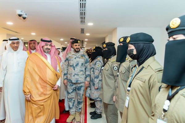 نائب أمير تبوك يقف على الجهود المبذولة لخدمة ضيوف الرحمن