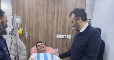ممدوح عيد يطمئن على محمد حمدي بعد واقعة بلع اللسان