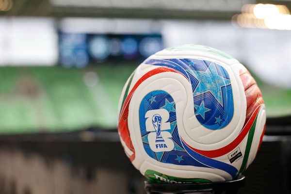 فيفا يسمح بإدخال زجاجة مياه واحدة للمشجعين في ملاعب مونديال 2026