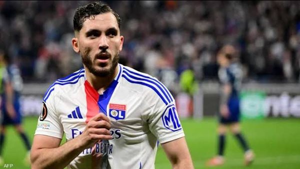 ريان شرقي يصل معسكر منتخب فرنسا (فيديو)