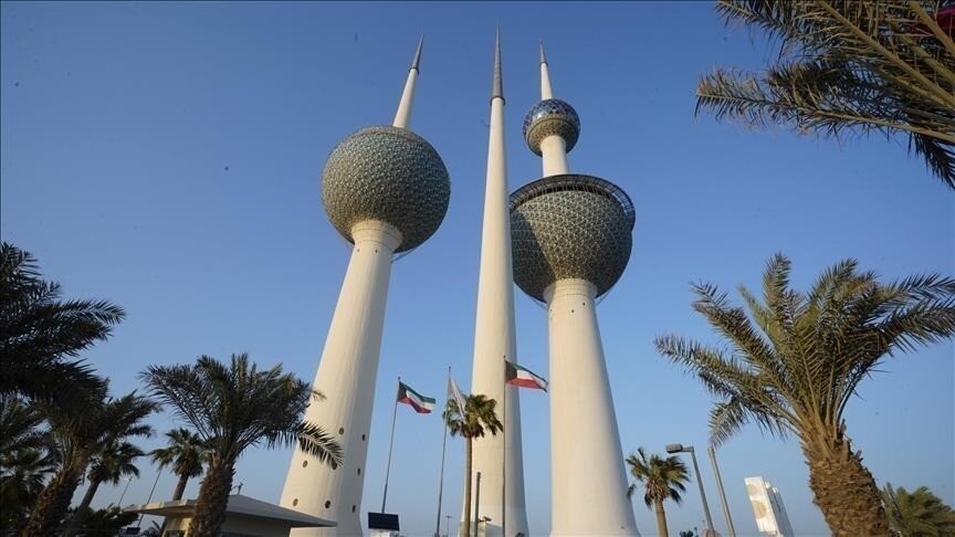 الكويت تدعو للبقاء بالمنازل ابتداءا من منتصف الليل وحتى السادسة صباح الأربعاء