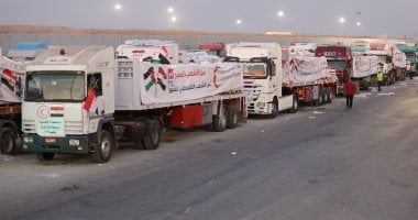 قافلة المساعدات الإنسانية الـ145 تدخل إلى الفلسطينيين بقطاع غزة