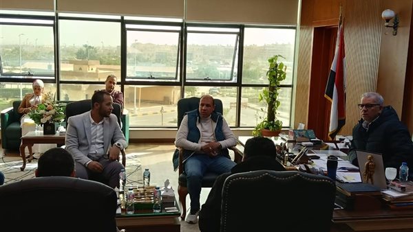 نائب رئيس المجتمعات العمرانية يتفقد عددا من مشروعات مدينة العبور