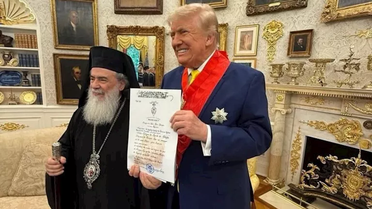 بطريرك القدس يوجه رسالة إلى ترامب