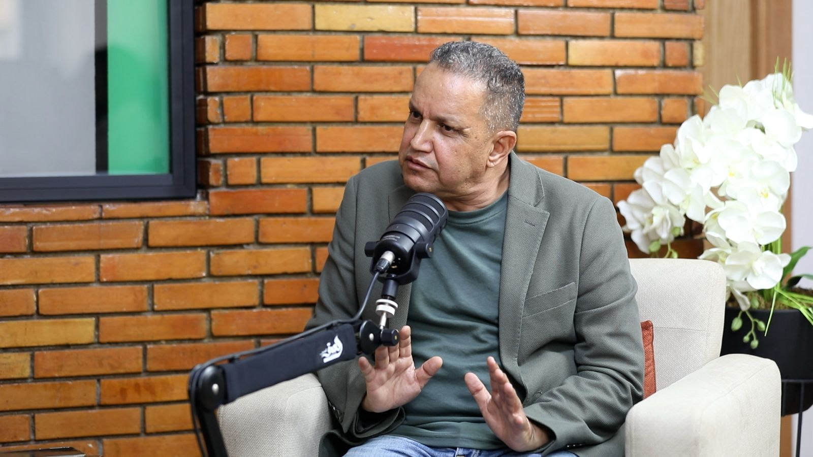 أيتلحو يفكك عثرات الجهوية المتقدمة وينتقد وضع المنتخبين في قبضة الولاة والعمال (فيديو)