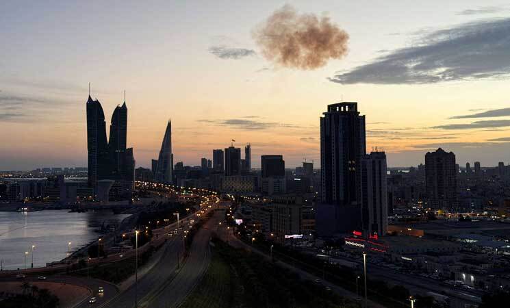 إصابة 32 مدنيا في البحرين بهجوم مسيّرات إيرانية