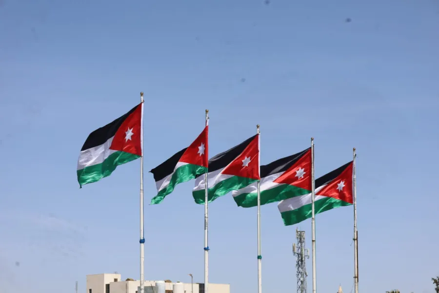فعاليات الطفيلة: العلم الأردني يمثل عنوان السيادة والكرامة الوطنية