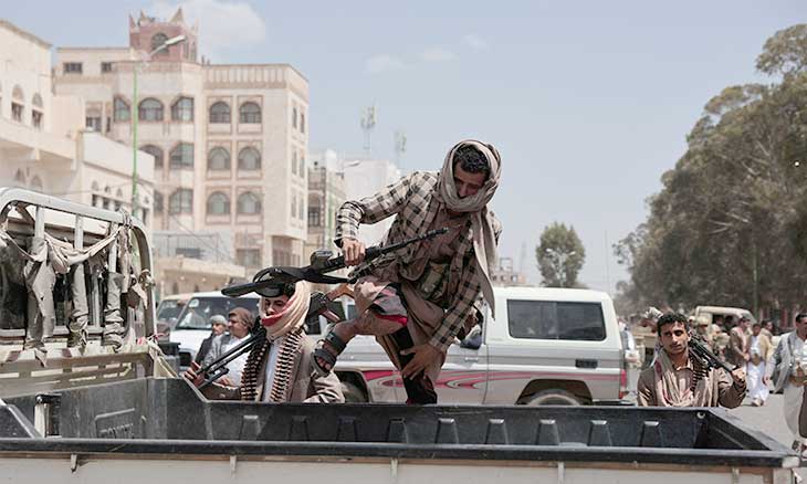 الحوثيون: حماية المضائق مسؤولية الدول المشاطئة لها