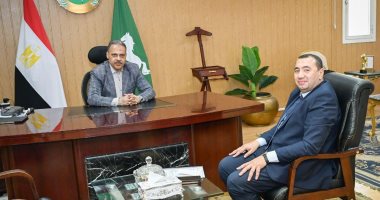 محافظ الشرقية يستقبل السكرتير المساعد الجديد ويكلفة 7 مهام