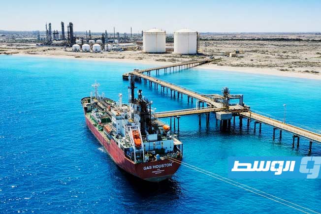 ميناء مرسى البريقة يستقبل أول ناقلة غاز مسال منذ 9 سنوات
