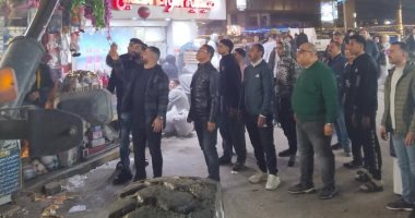 حى العجوزة يشن حملة إشغالات ليلية مكبرة لإعادة الانضباط إلى الشارع