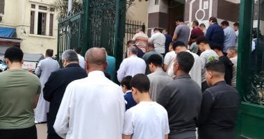 أهالى البحيرة يؤدون صلاة عيد الأضحى بمسجد التوبة فى دمنهور