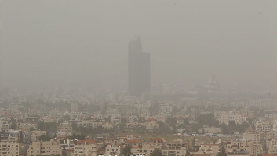 الأردن يتأثر بموجة برد لافتة بعد رياح خماسينية