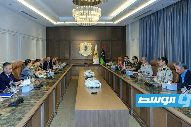 حفتر يستقبل تيتيه في بنغازي ويبحثان مساعي توحيد المؤسسات