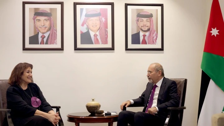 وزير الخارجية يلتقي المفوضة الأوروبية لشؤون منطقة المتوسط