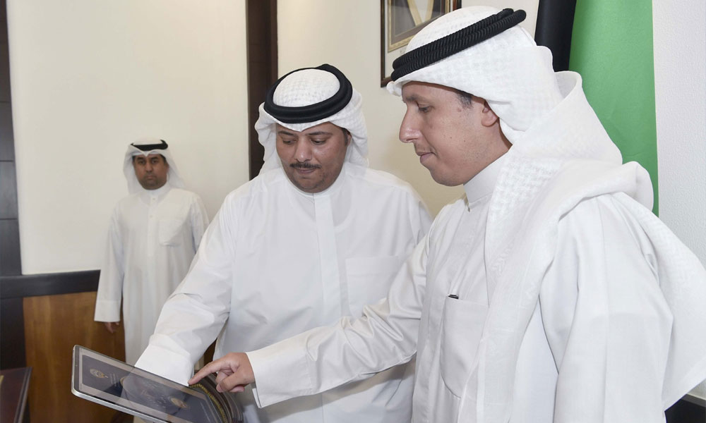 وزير الأوقاف يدشن تطبيق “الحاج الكويتي” لتعزيز التواصل والمتابعة خلال رحلة الحج