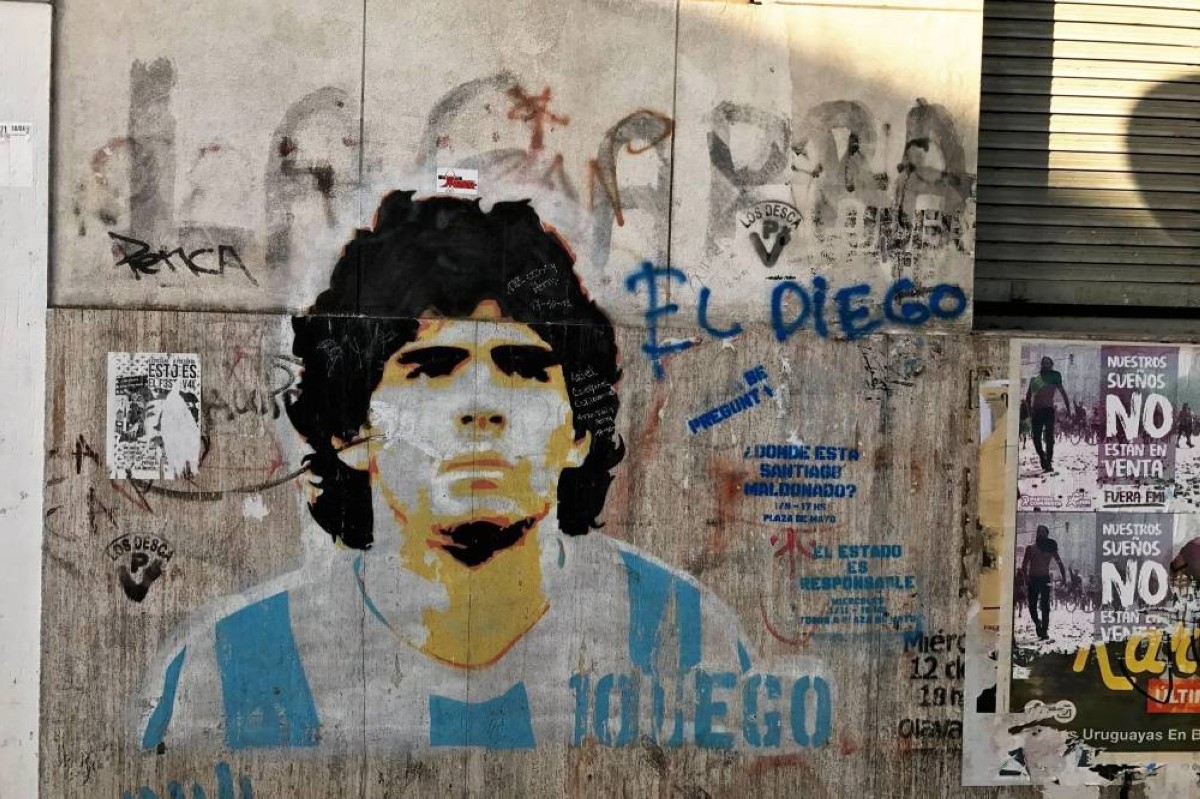 تصرف غير محسوب يعيد اسم مارادونا إلى صدارة المتابعات